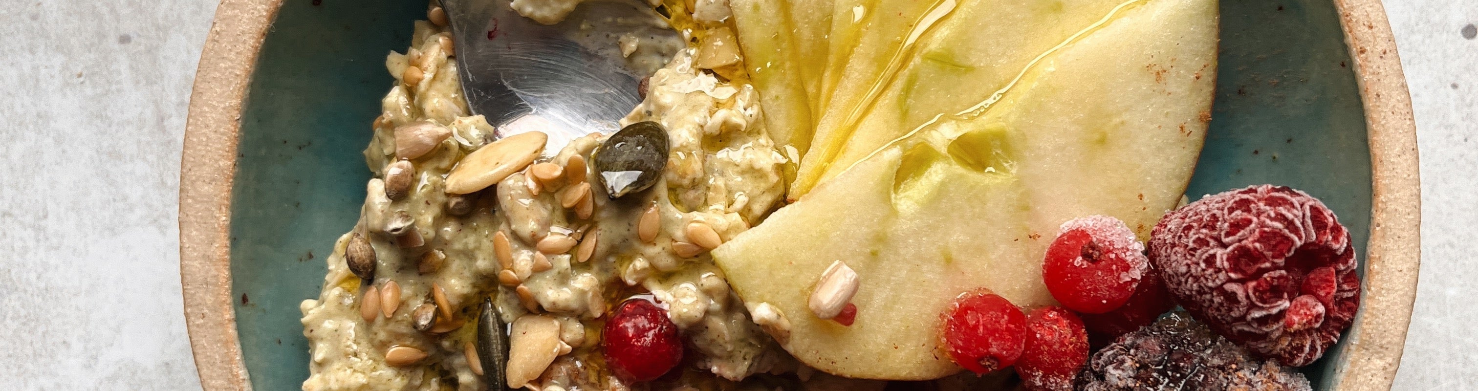 Image for Overnight oats: With over 30g protein and 10g fibre per serving from nuts, seeds, and LØUCO’s ‘Nourish’ daily